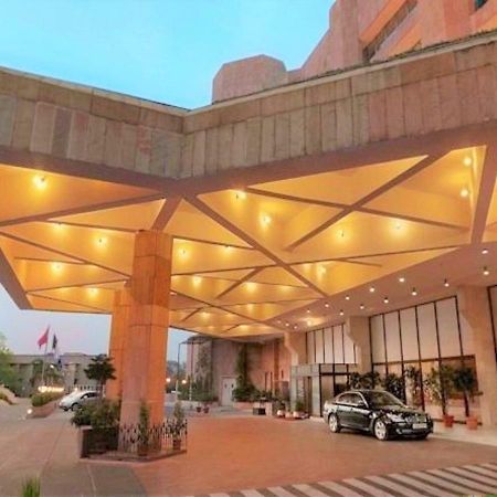 Hotel Samrat, ニューデリー エクステリア 写真