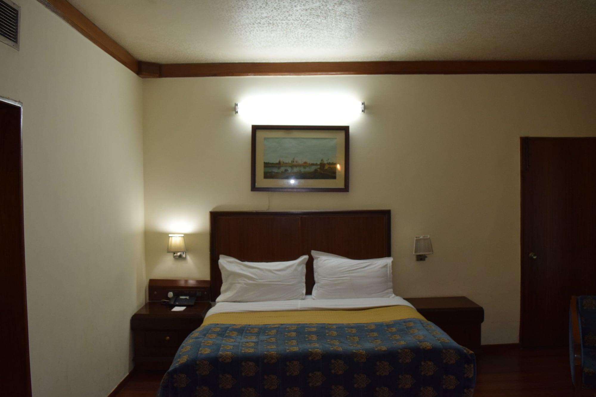 Hotel Samrat, ニューデリー エクステリア 写真