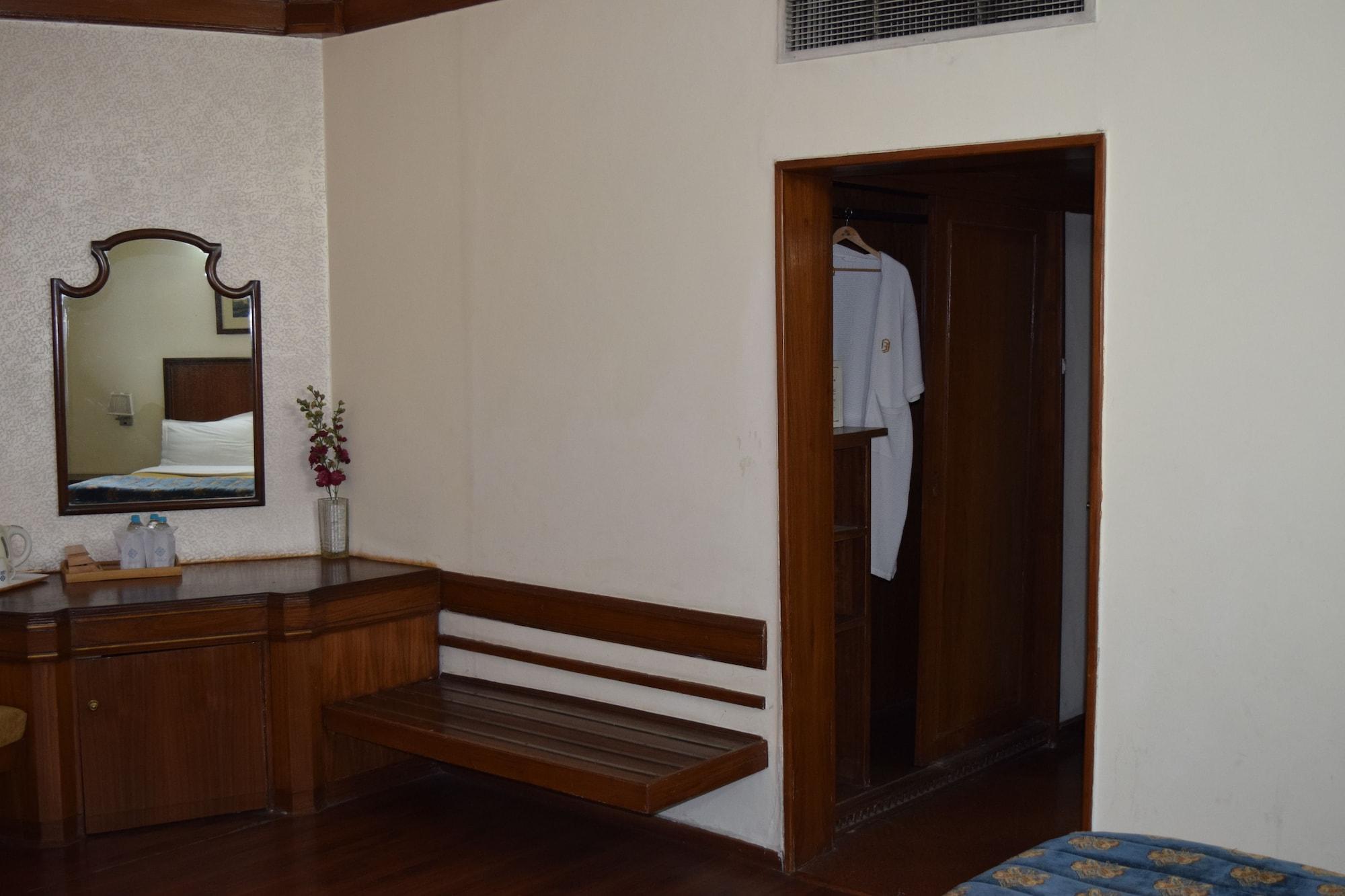 Hotel Samrat, ニューデリー エクステリア 写真