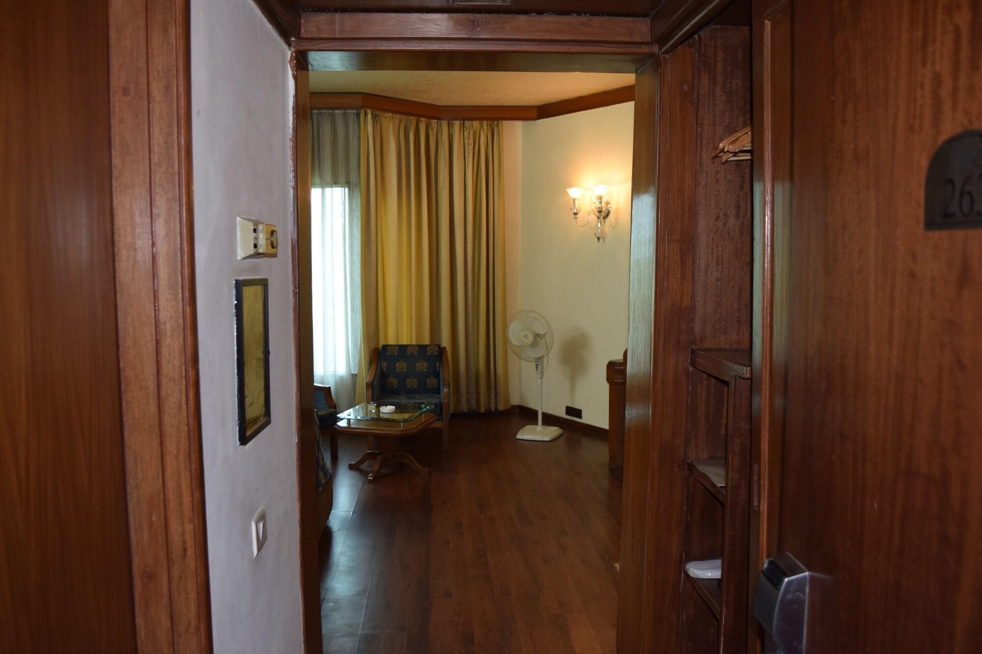 Hotel Samrat, ニューデリー エクステリア 写真