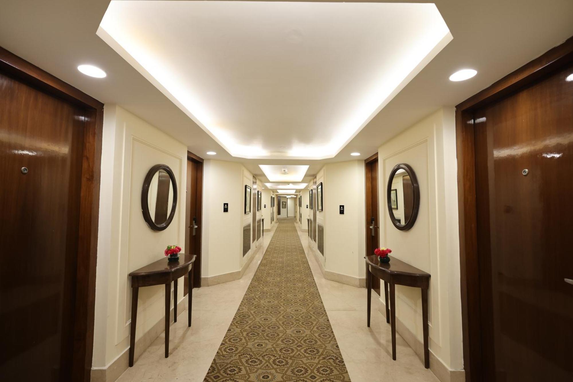 Hotel Samrat, ニューデリー エクステリア 写真