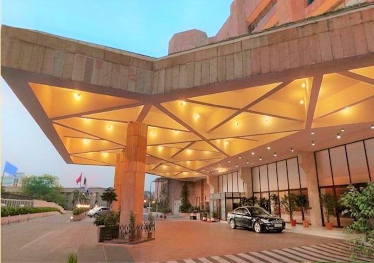 Hotel Samrat, ニューデリー エクステリア 写真