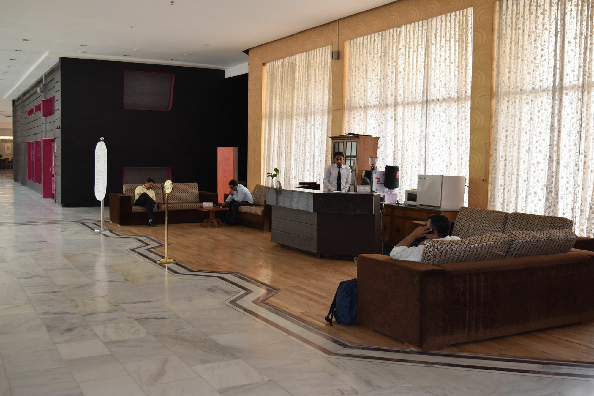 Hotel Samrat, ニューデリー エクステリア 写真